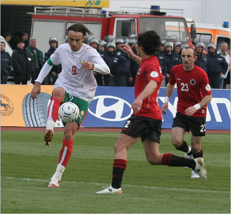 България изгуби две точки в борбата за класиране на Евро 2008