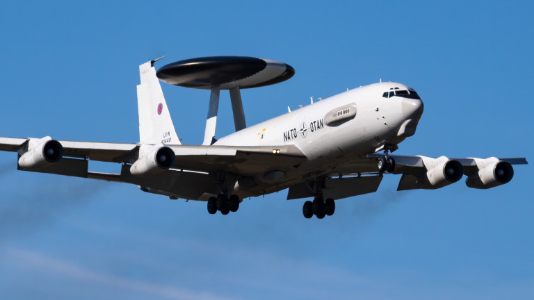 САЩ пенсионират над 340 военни самолети до 2026 г., сред които легендарни модели