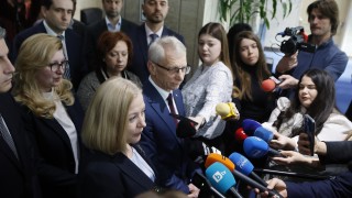 Опитите този вот на недоверие да се представи като избор