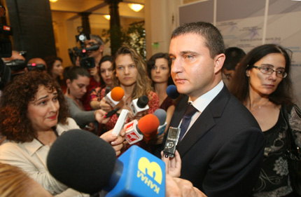 Горанов: Нов шеф на БНБ и дефицит под 3%; Спират 20 000 опасни асансьора