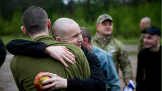 Украйна и САЩ обсъждат възможността за двуетапно прекратяване на огъня