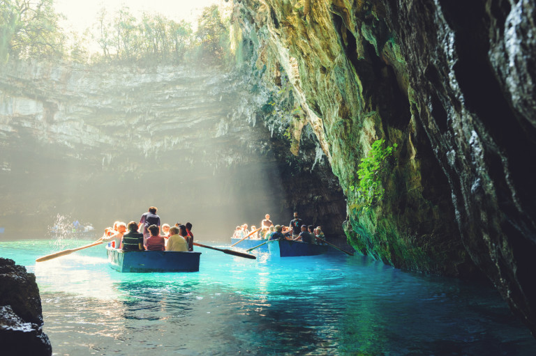 Живописната пещера Мелисани