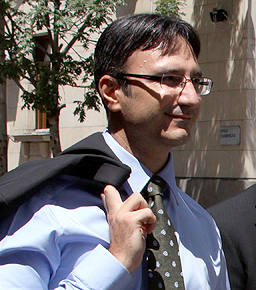 Министър Трайков не е в "конфликт на интереси"