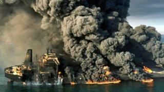 Горящият ирански танкер потъна