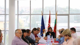 Ние сме за модернизация на армията но не и повече