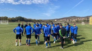 Старши треньорът на Черно море Илиан Илиев определи групата за