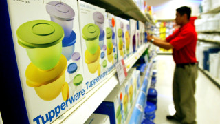 Известната американска компания за кухненски принадлежности Tupperware обяви че има