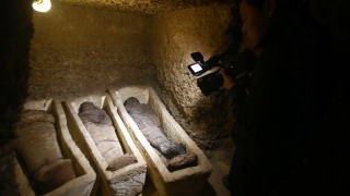 Египетски археолози са открили фараонска гробница съдържаща 50 мумии датиращи