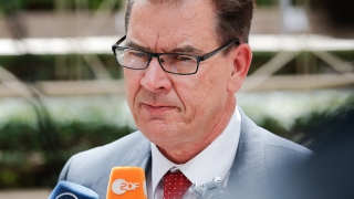 Самолетът с който германският министър по икономическото развитие Герд Мюлер