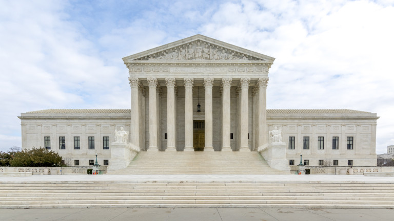 Дълбоко разделеният Върховен съд на САЩ отмени ограниченията за ...