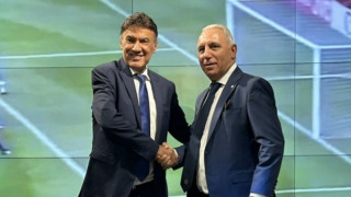 Легендите на българския футбол Христо Стоичков и Борислав Михайлов заровиха