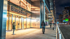 Луда AI надпревара: BlackRock влага $40 милиарда в дейта центрове, готви една от сделките на 2025-а