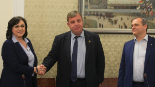 Лидерът на ВМРО Красимир Каракачанов и водачът на опозицията Корнелия