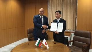 Министър Кралев подписа споразумение за сътрудничество с японския си колега Хирокадзу Мацуно