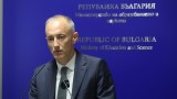 Министър Вълчев: Свещеници и Църквата няма да влязат в училище