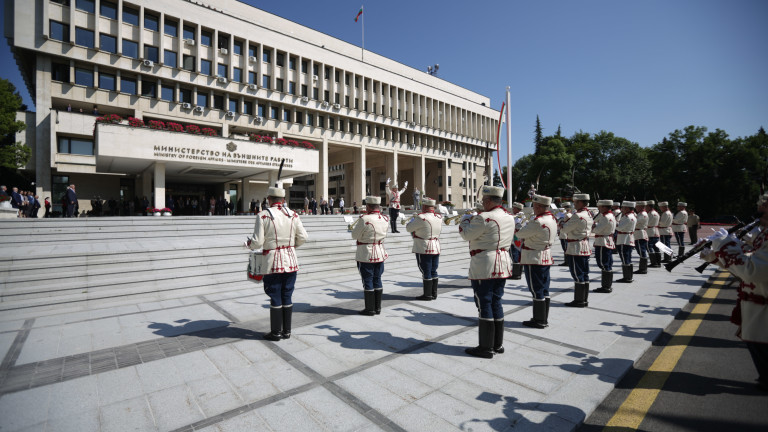 От Външно са разтревожени за злонамерена кампания от РС Македония  към България