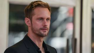 Не може да му се отрече на Александър Скарсгард че е