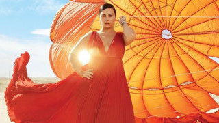 Деми Ловато е на корицата на майския брой на Harper s