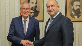 Румен Радев и Жоел Бар обсъдиха подкрепата на Франция за нашия въздушен суверенитет