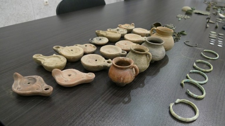 Полицаи търсиха антични предмети в Кърджали, Стара Загора, Пловдив и Шумен