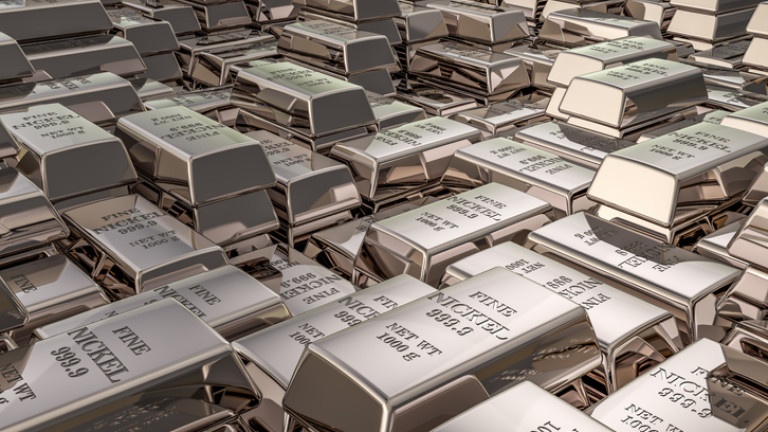 Лондонската борса на метали спря търговията на никел на пазара,