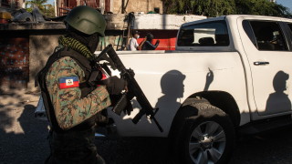 Съседите на Хаити в понеделник започнаха да укрепват отбраната си