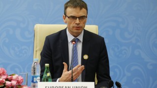 Външният министър на Естония Свен Миксер поиска спиране на строителството