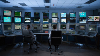 Русия се обръща все повече към изнудване и финансови стимули