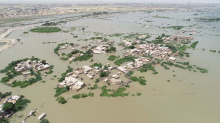 Пакистан се нуждае от 16 млрд. за възстановяване след наводнението 