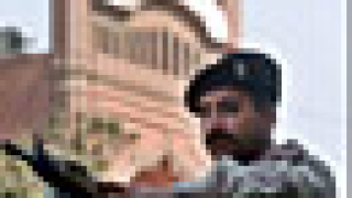 Бомба избухна до ресторант в пакистански град