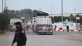  Египет разреши на камионите с филантропична помощ да заобиколят Граничен контролно-пропусквателен пункт 