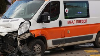 Катастрофа с линейка предизвика километрично задръстване на АМ Тракия съобщава