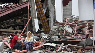 700 жертви на земетресенията в Суматра