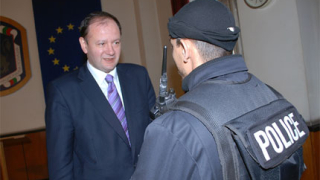 Миков награди 173 полицаи