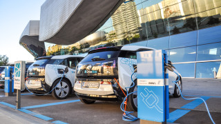 Топ моделът Tesla S 75D - за първи път в София