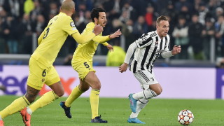 Полузащитникът на Ювентус Артур бе нарочен за един от