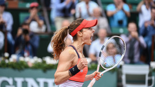 Франция ликува! Ализе Корне смачка Радванска