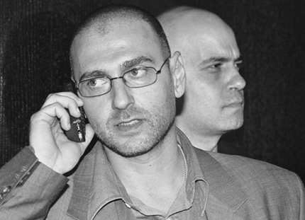 Слави, смени си лайняните сценаристи, или се кандидатирай за депутат