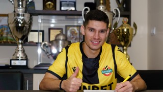 Ботев Пловдив привлече гръцкия защитник Константинос Балоянис Бранителят подписа 3 годишен