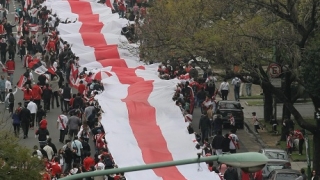 Фенове на Ривър Плейт разпънаха най-голямото знаме в света