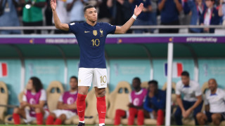 Звездата на Франция Килиан Мбапе отбеляза два гола при победата