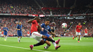 Защитникът на Манчестър Юнайтед Аарън Уан Бисака беше освободен от състава