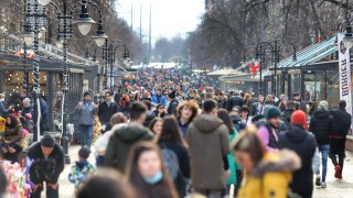 В кои сектори българските компании ще търсят най-много нови служители през 2022 година?