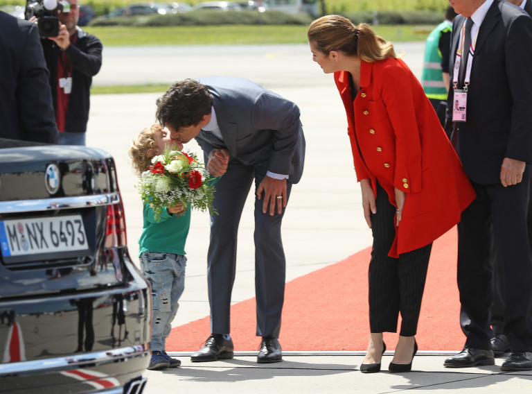 С най-малкия им син Адриен