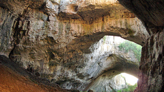 Деветашката пещера в топ 100 на туристическите обекти 