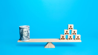 Как да разпознаем финансовите пирамиди?