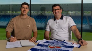 Станислав Шопов отбеляза гол и даде асистенция при победата на