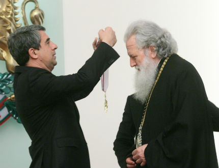 Плевнелиев обяви Неофит за духовен водач и му връчи орден "Стара планина"