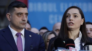 Националистът Симион води в допитванията седмици преди вота в Румъния