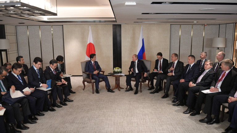 Президентът на Русия Владимир Путин и премиерът на Япония Шиндзо